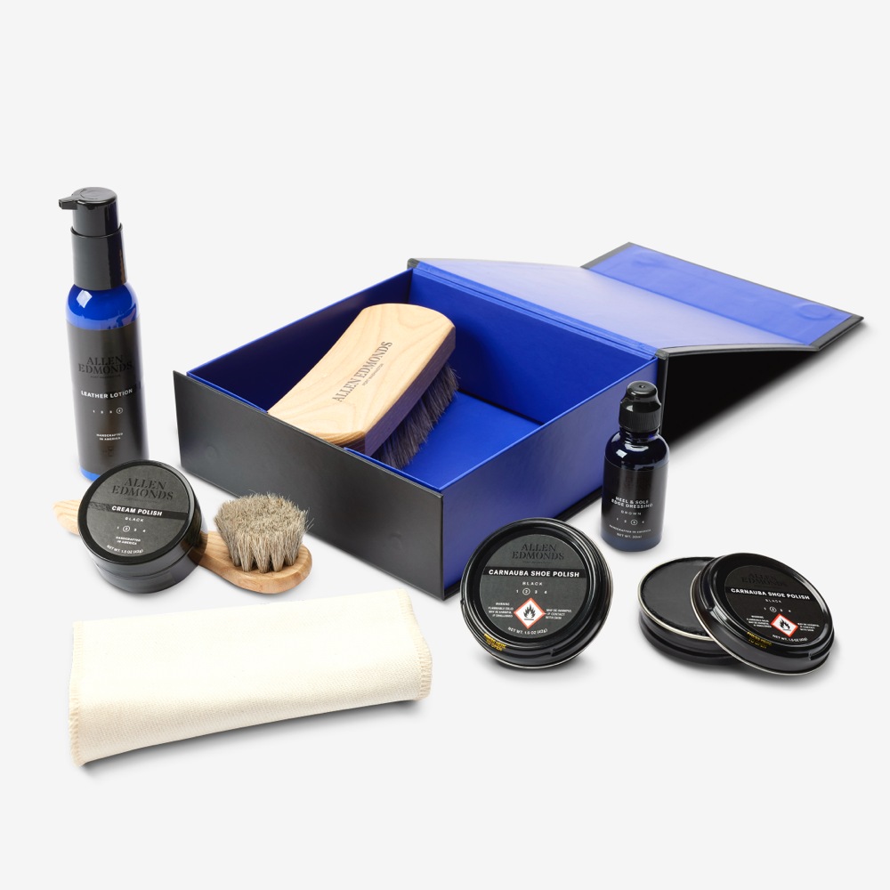 Shoe care kit
