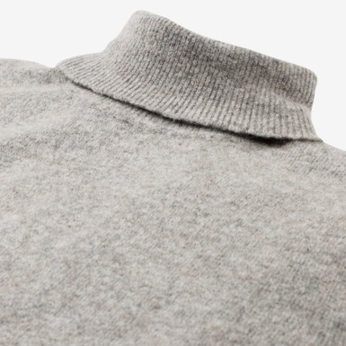 NN07 Hamza Turtleneck