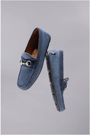 casual shoes