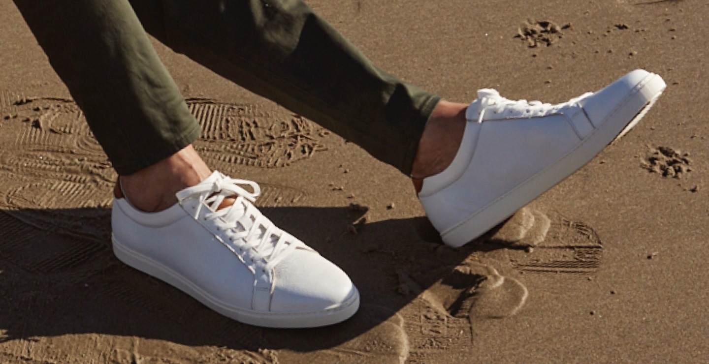Courtside sneaker in white