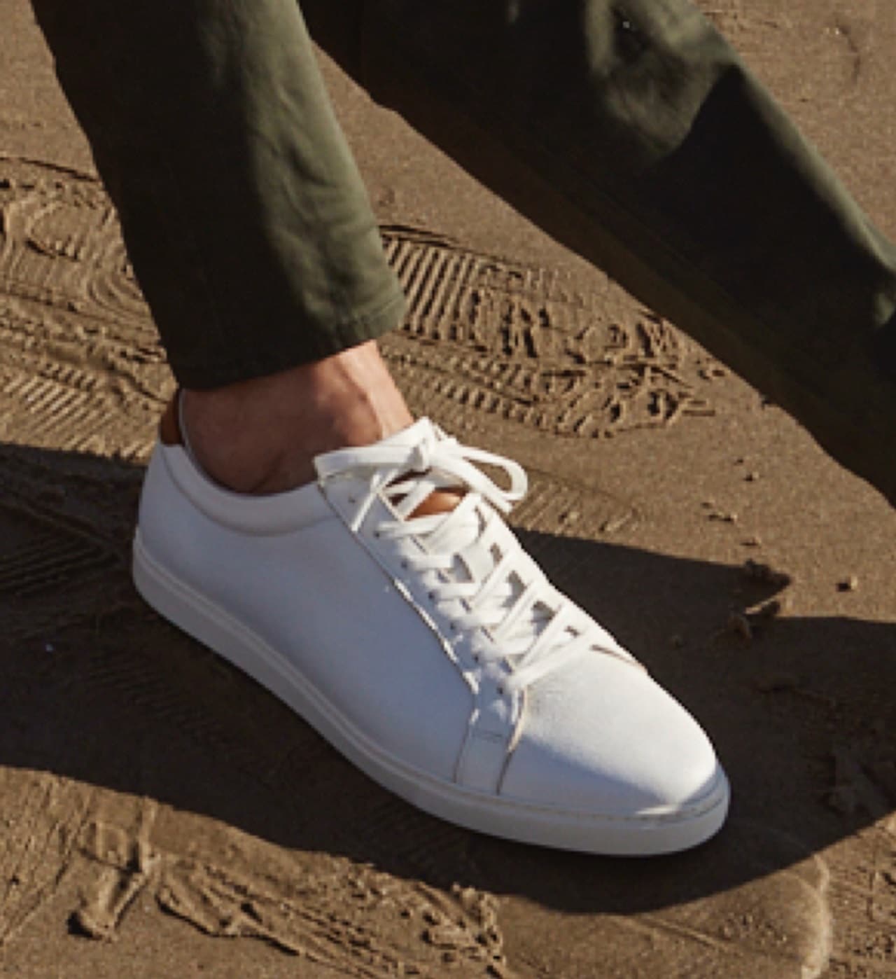 Courtside sneaker in white