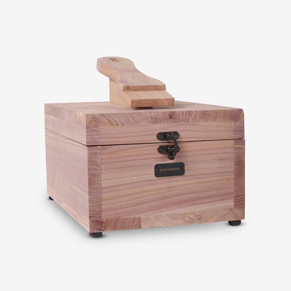 Cedar Shoe Valet Box – www.