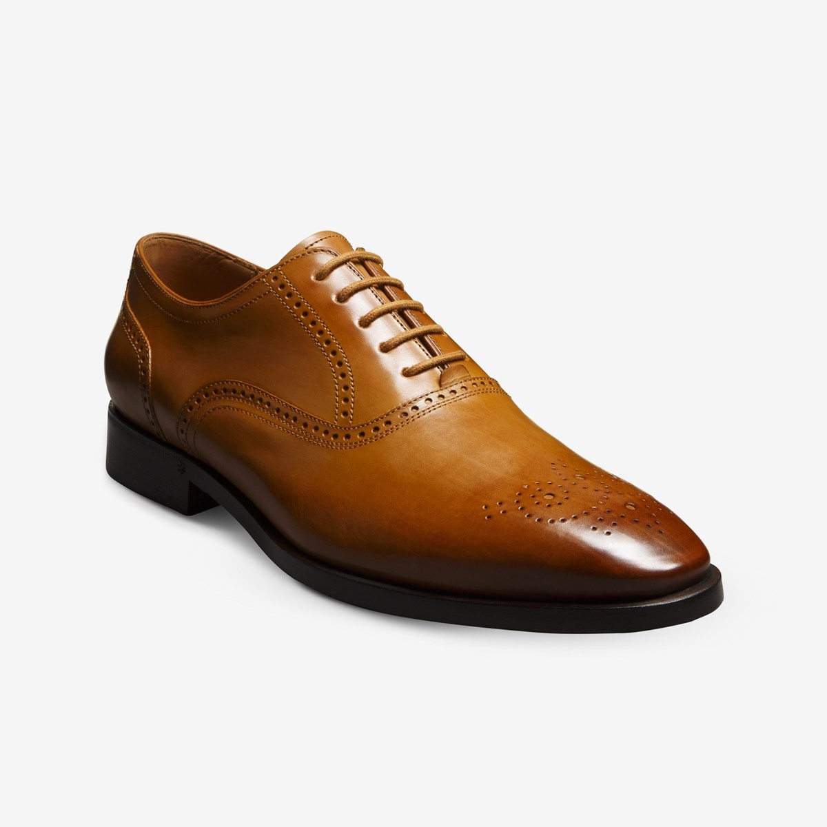 Siena Medallion Oxford Dress Shoe Men s Dress Allen Edmonds