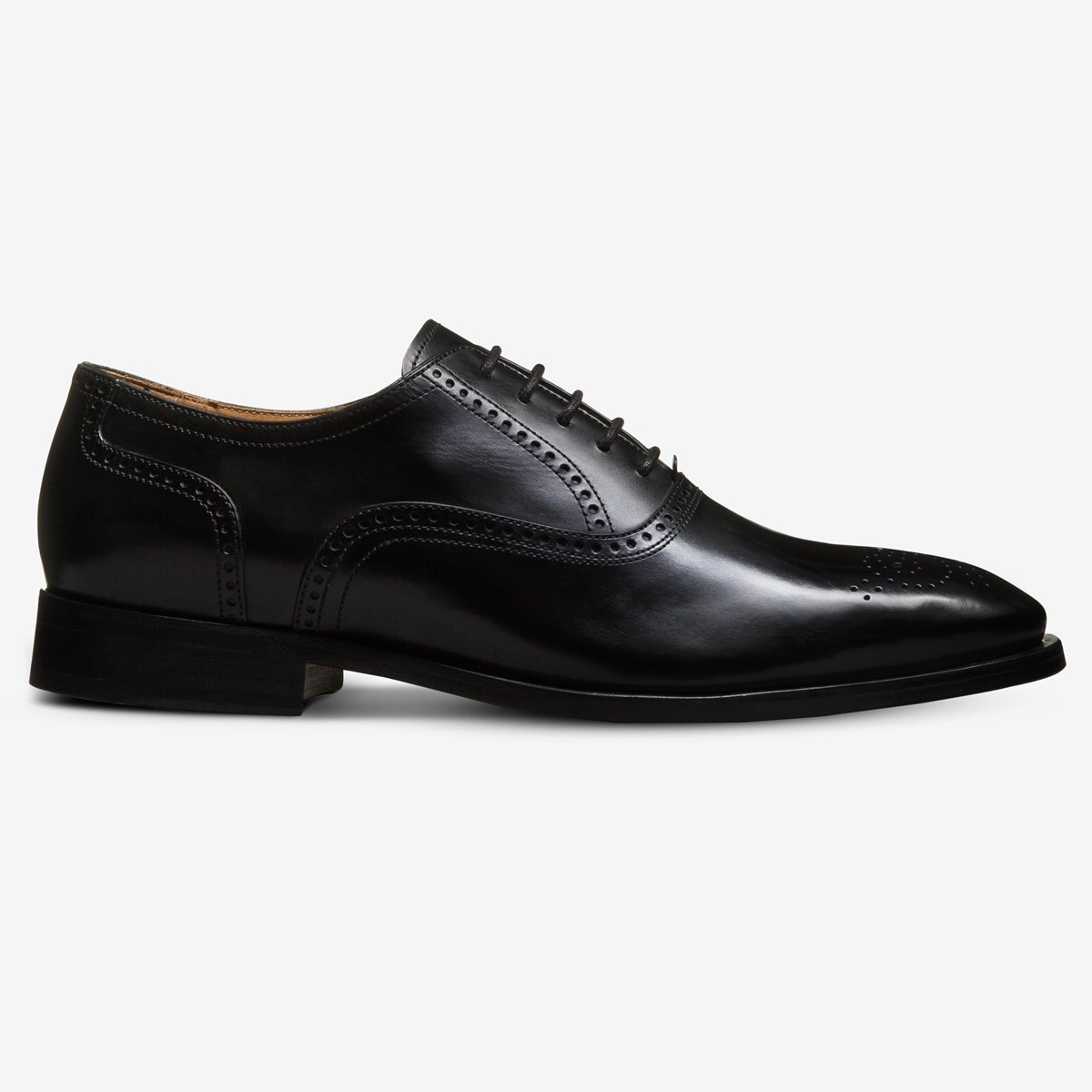 Siena Medallion Oxford Dress Shoe | Men's Dress | Allen Edmonds