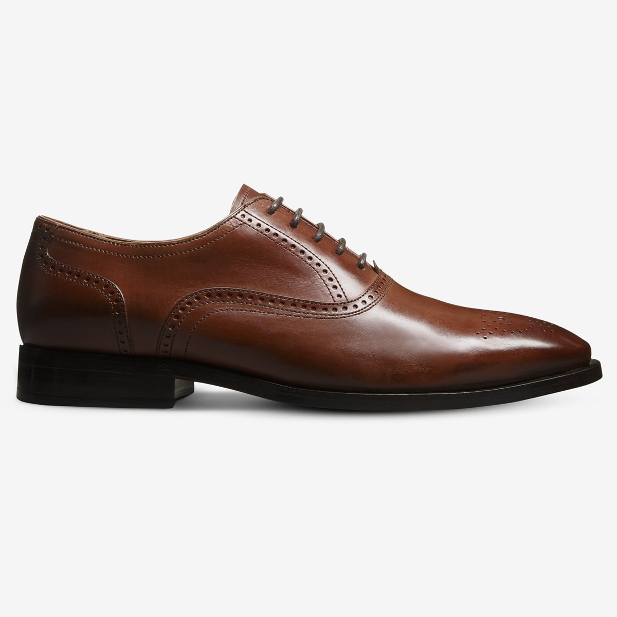 Siena Medallion Oxford Dress Shoe Men's Dress Allen Edmonds