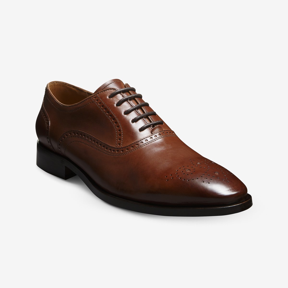 Siena Medallion Oxford Dress Shoe | Men's Dress | Allen Edmonds