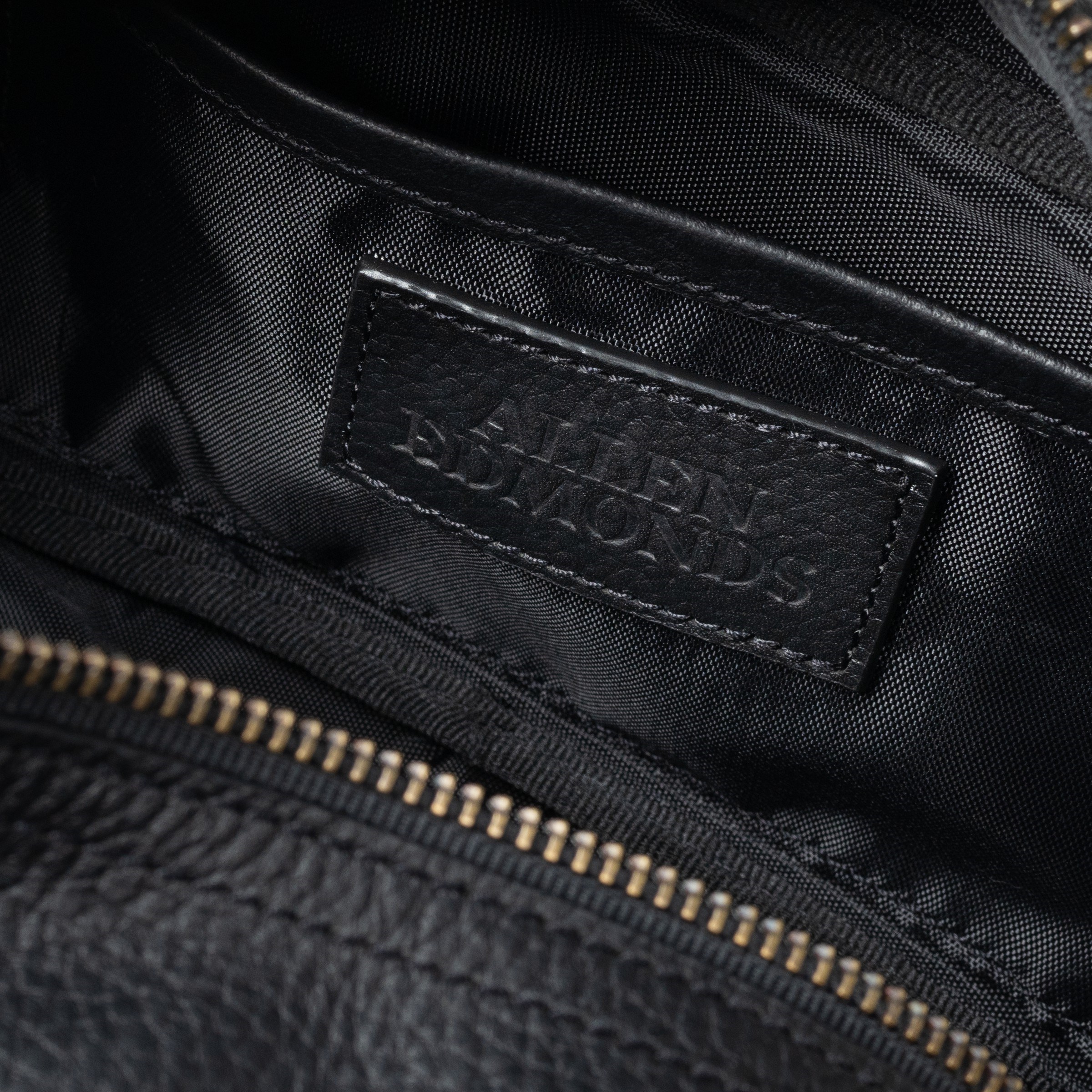 Allen edmonds leather dopp kit deals